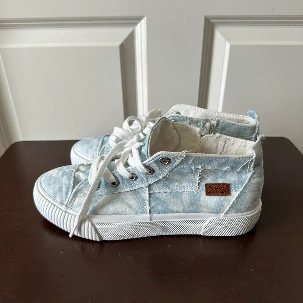 Blowfish Malibu Kids Sky Harmony Dye Canvas Blue Shoes Kids Size 5